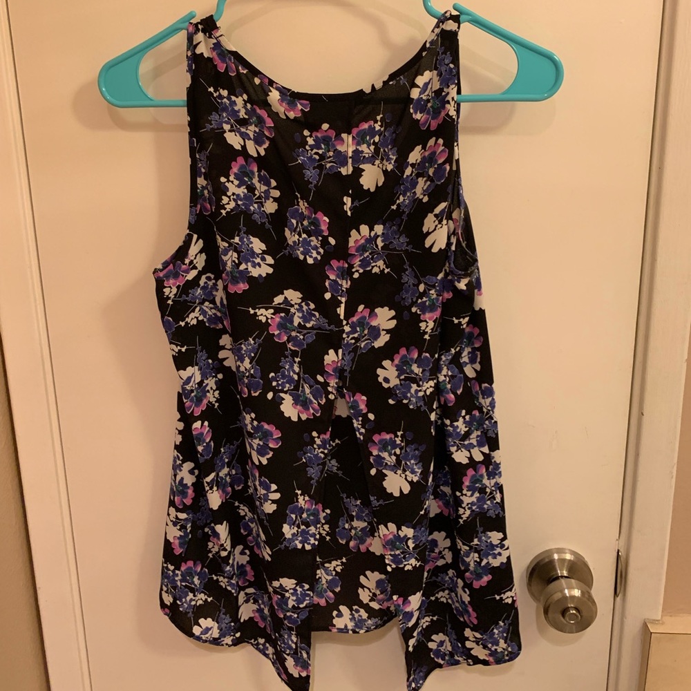 Express Tank Top - Picture 2 of 2